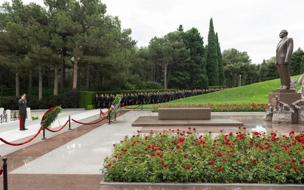 DİN rəhbərliyi Heydər Əliyevin məzarını ziyarət etdi -VİDEO+FOTOLAR